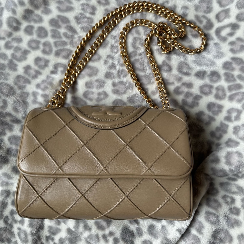 Tory Burch Fleming bag, neutral color perfect for any season